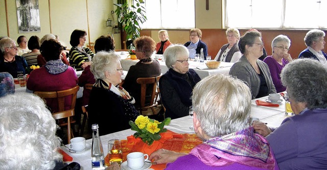 Aufmerksam folgten die Frauen in Nordweil den  Ausfhrungen der Referentin.   | Foto: Merz