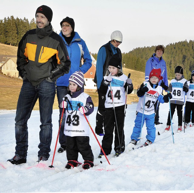 Die jngsten Langenordnacher fanden no...von Schnee fr den Kinderskilanglauf.   | Foto: markus Straub