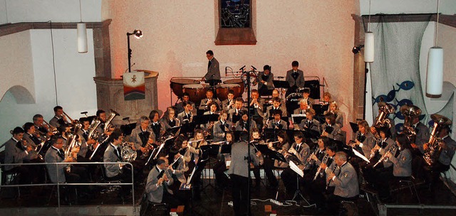 Feine Nuancen trotz des enormen Klangv...schaft berzeugte beim Kirchenkonzert.  | Foto: pia Grttinger