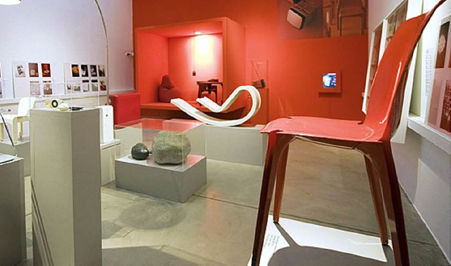 Das Vitra Design Museum zeigt bei der Mailnder Mbelmesse Prsenz.   | Foto: dpa