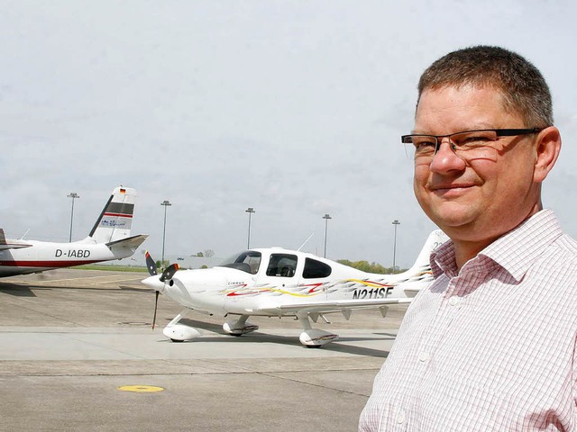 Vor-Ort-Termin auf dem Lahrer Flugplat...tes bei An- und Abflug verantwortlich.  | Foto: Heidi Fssel