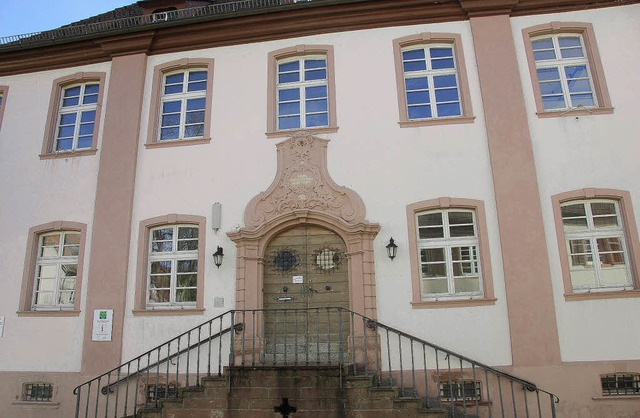 Die Geschftsstelle der Volkshochschule befindet sich im Gebude Kirchplatz 2.  | Foto: Sylvia Timm