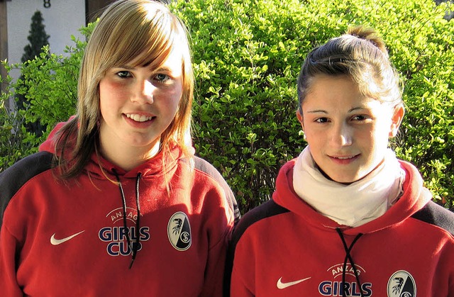 Zwei talentierte Fuballerinnen aus Ri...isa Brenn (links) und Corina Zipperle   | Foto: Hassler