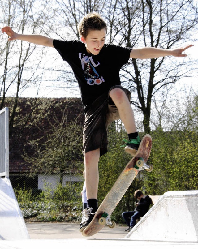 Der 13-jhrige Fabian Schmidt auf der &#8222;Fun-Box&#8220;.   | Foto: Silvia Faller
