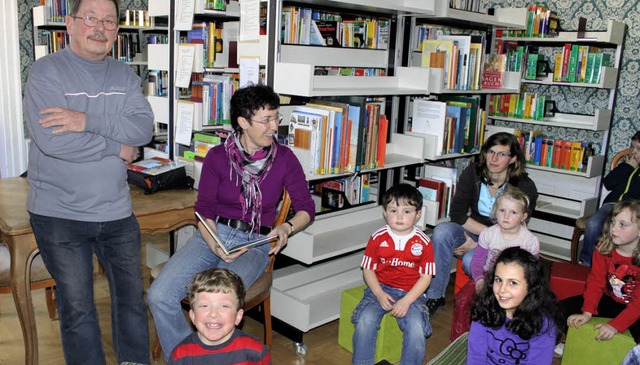 Das Bilderbuchkino in der Stadtbibliot...Buch) unterhielten zuletzt 14 Kinder.   | Foto: Annette Friedrich