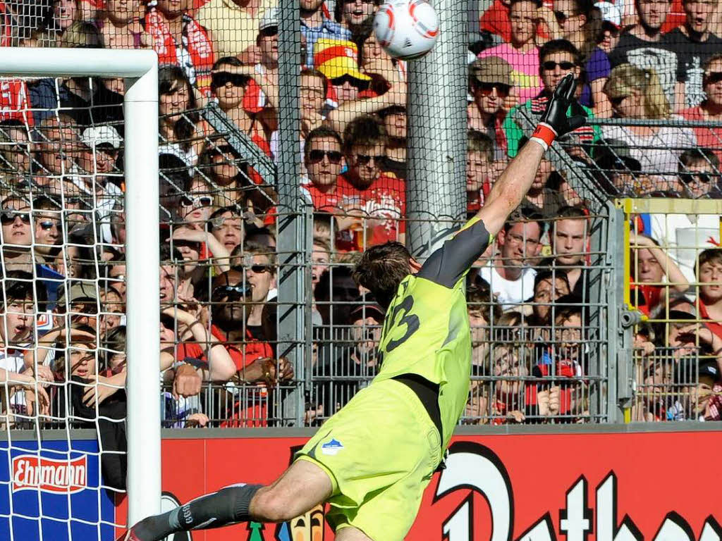 Die TSG 1899 Hoffenheim war beim Sportclub Freiburg zu Gast. Die TSG 1899 Hoffenheim war beim Sportclub Freiburg zu Gast.