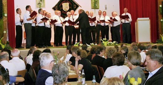 Mit vielen Gsten feierten die Snger ...alla den 150. Geburtstag ihres Chores.  | Foto: Reinhard Cremer