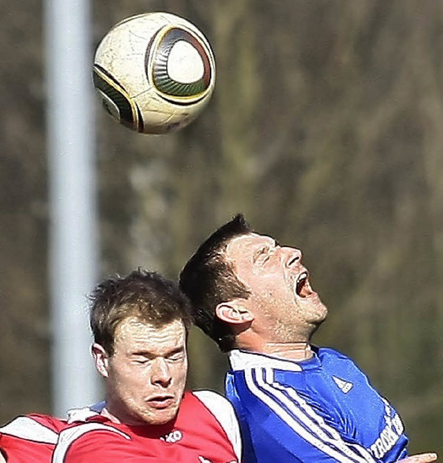 Rainer Baumann (rechts) traf fr den SV Rust.   | Foto: Aukthun (Archiv)