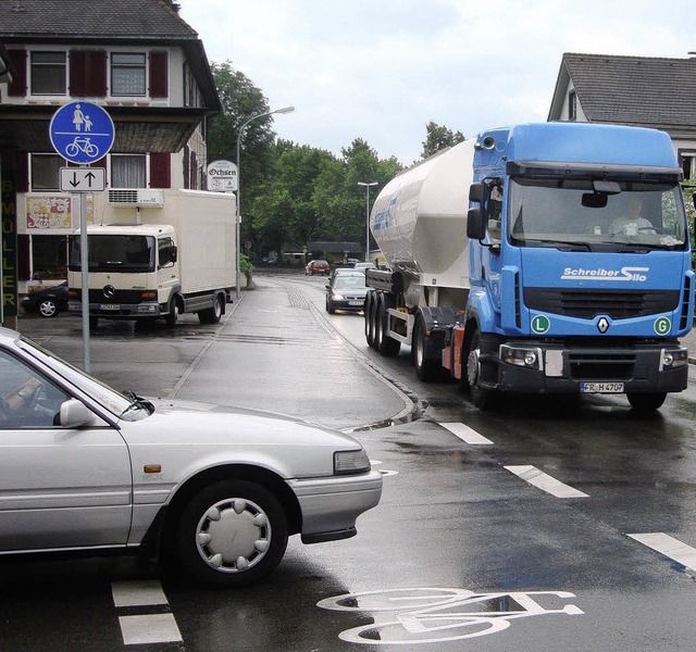 Viele Fahrzeuge &#8211; viel Lrm: Das ist Fakt auf der B 3.  | Foto: V. Langelott