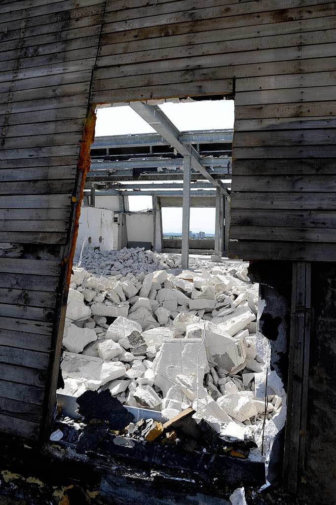 Bagger statt Bcher: Die Freiburger Unibibliothek wird zurckgebaut.