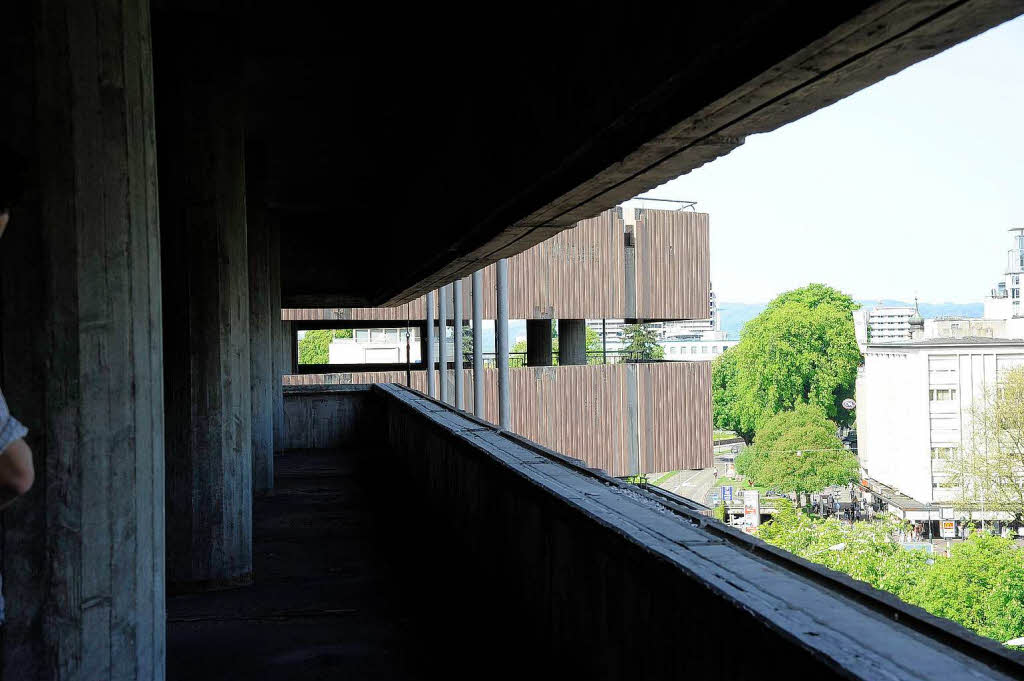 Bagger statt Bcher: Die Freiburger Unibibliothek wird zurckgebaut.