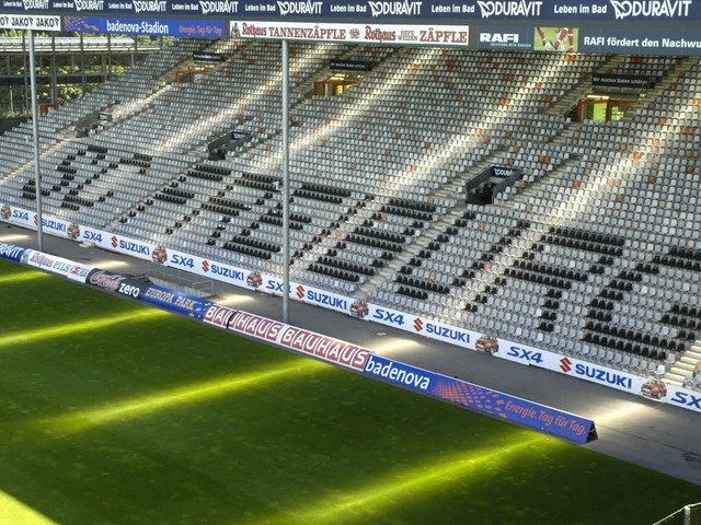 An Spieltagen ist das Stadion des SC F...em einen oder anderen Schwarzarbeiter.  | Foto: Brigitte Sasse