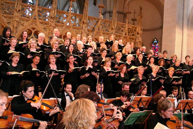 Das Vocalensemble Breisach fhrte im S...und Solisten Dvorks Stabat Mater auf.  | Foto: Bianka Pscheidl