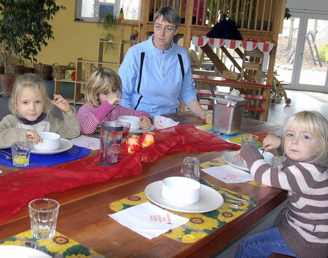 Die Kinder der Reblandgemeinde werden ...auf Wunsch auch ber die Mittagszeit.   | Foto: Herbert Frey