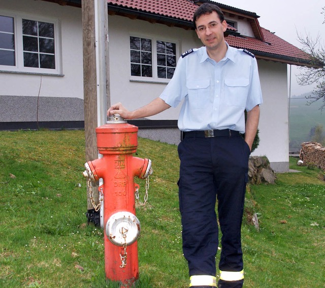 Gut zugngliche Hydranten knnen berl...en Bild musste erst freigelegt werden.  | Foto: Hrvoje Miloslavic/Feuerwehr