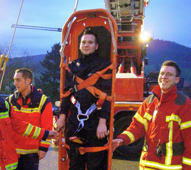 Rettung aus Hhen und Tiefen bt die F... Schleifkorbtrage wurde  ausprobiert.   | Foto: Feuerwehr Laufenburg
