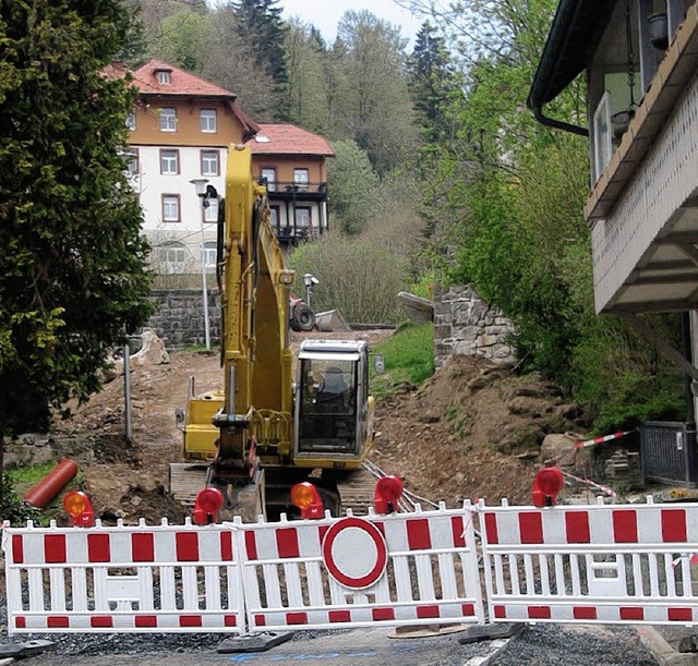 Baubeginnen: In der Kirchbergstrae wird gebuddelt.   | Foto: Stefan Sahli