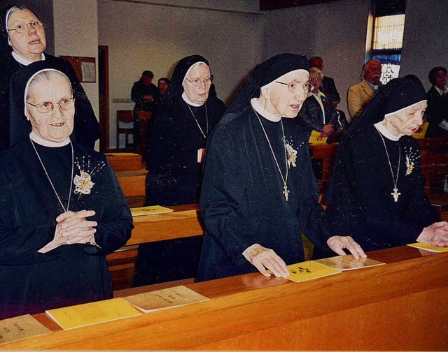 Bei der Professfeier in der Kapelle vo...eneraloberin Schwester M. Sixta Zapf.   | Foto: wittmann