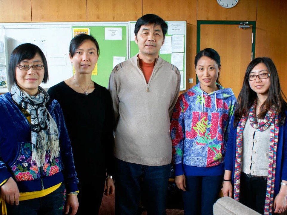 Die Lehrergruppe: Von links Zhu Min, H...Zhong Jing und Dolmetscherin  Bao Qing  | Foto: hans-jürgen truöl