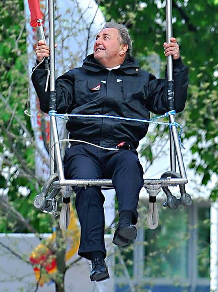 Horst Kary wagt sich aufs Hochseil... Horst Kary wagt sich aufs Hochseil...