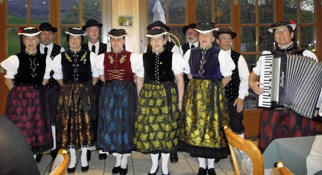 Die Trachtengruppe Oberried erffnete ihre Hauptversammlung  musikalisch.    | Foto: Barbara Odrich-Rees