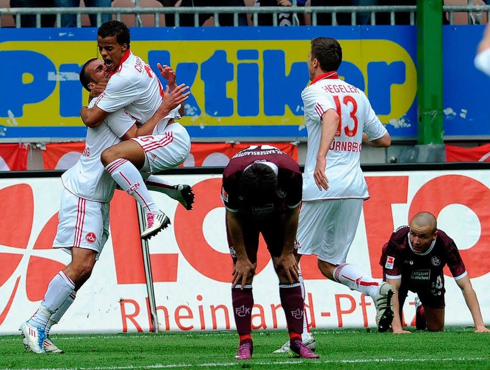 Der 1. FC Nürnberg bleibt dank eines 2...tern weiter an der Europa League dran.  | Foto: dpa