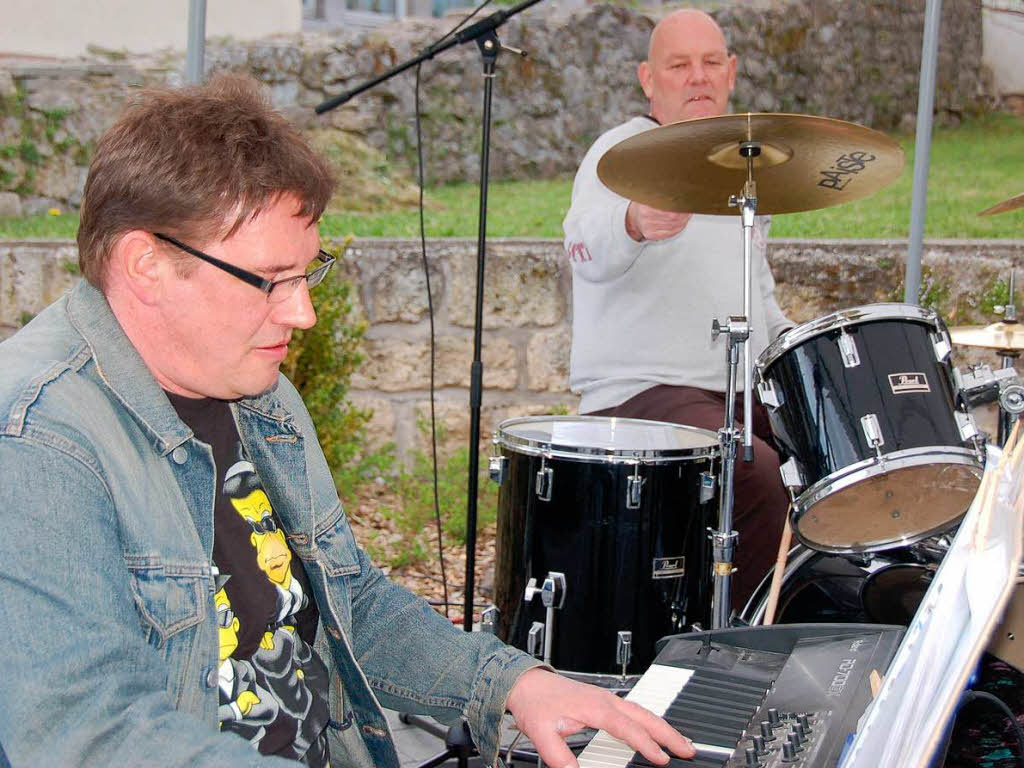 Auf dem Kronenplatz spielte die Kultband "G'ma los".