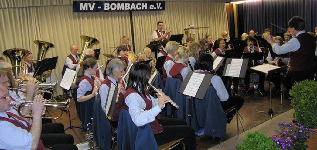 Der Musikverein Bombach in Aktion beim Frhjahrskonzert in der Schulbuckhalle.  | Foto: Ute Schler