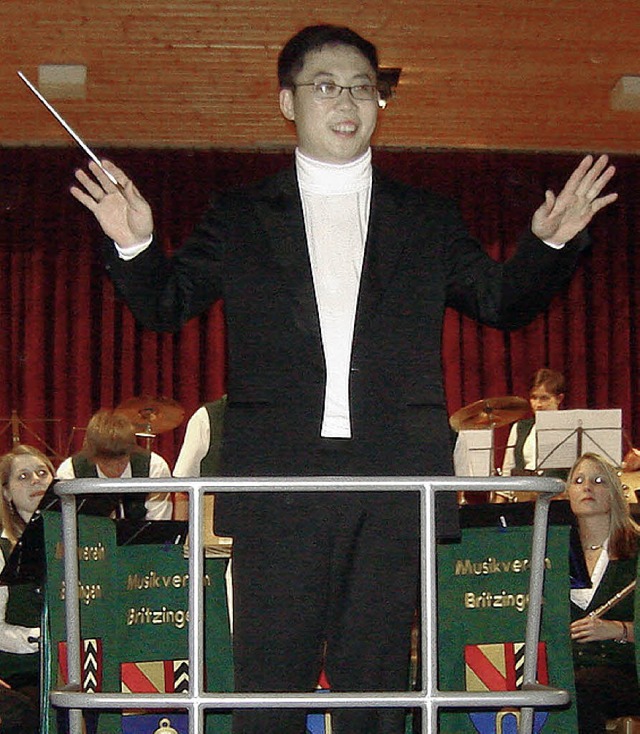 Britzingens neuer Dirigent  Guang Shi in Aktion   | Foto: Bianca Flier