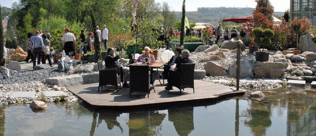 Das Frhlingsfest in Rmmingen war Pub...egehrt waren auch die Pltze am Teich.  | Foto: Sedlak