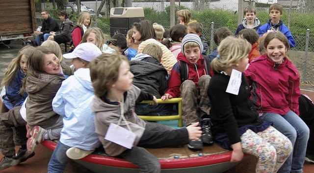 Viel Spa miteinander hatten die Grund...en aus Mulhouse beim Besuch des Zoos.   | Foto: Schule