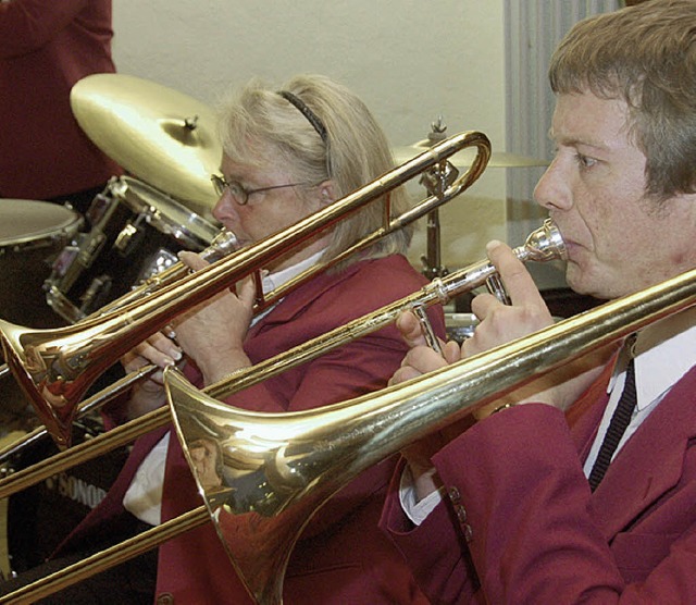 <ppp> und die Musiker des Musikvereins, der seit 100 Jahren besteht. </ppp>  | Foto: Tanja Bury