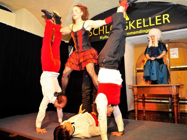 Akrobatik im Schlosskeller: Voili Voil rumen ab.  | Foto: Dieter Erggelet