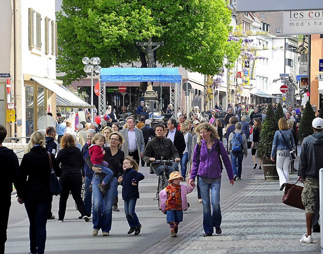 Der Unterlinden-Tag zog viele Stadtbum...ins neu gestaltete Altstadt-Quartier.   | Foto: Thomas Kunz