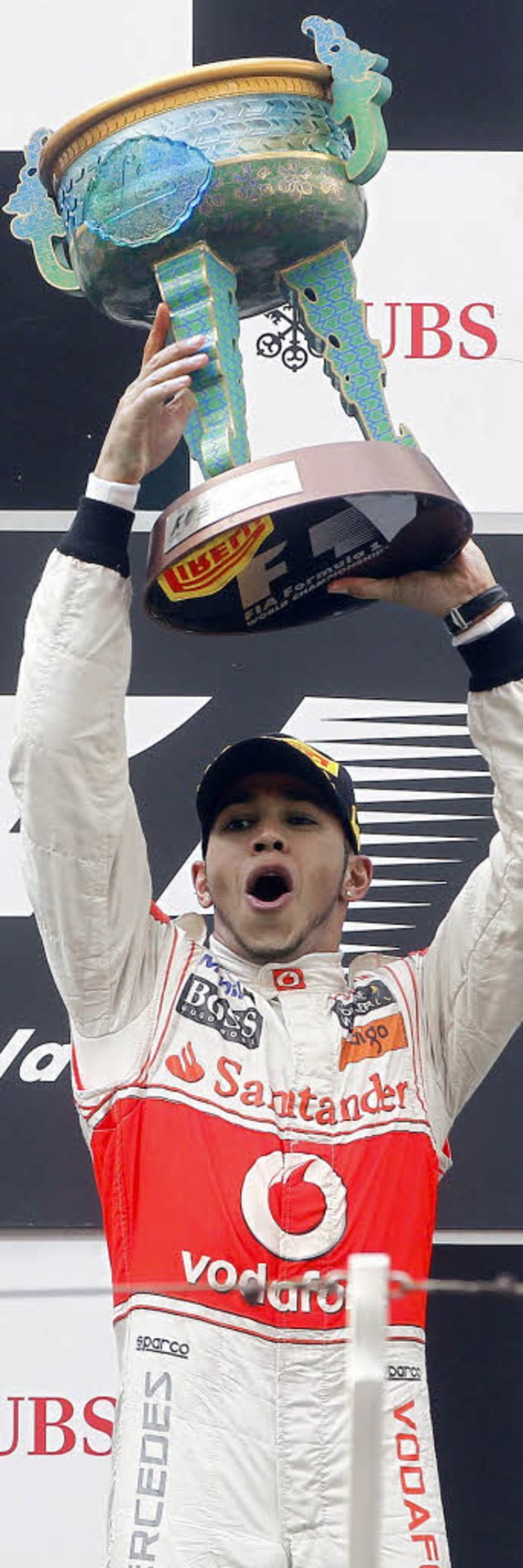 Der Sieger Lewis Hamilton   | Foto: dpa