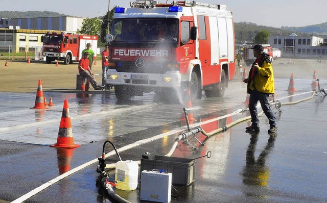 Beim Training auf dem Parkplatz von Fe...hren bei  Regen und  Glatteis  gebt.   | Foto: Dieter Erggelet