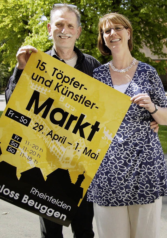 Jrgen Blank und Petra Riekmann werben fr den Markt auf Schloss Beuggen.   | Foto: Peter Gerigk