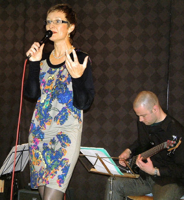 Mit gefhlvollen Songs des Filmkomponi...d beim Jazzabend in Schtzles Keller.   | Foto: Frey