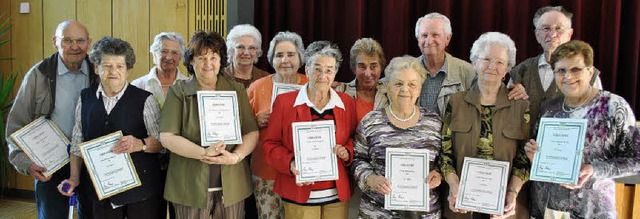 Zahlreiche  treue Mitglieder ehrte der...beamten, Rentner und Hinterbliebenen.   | Foto: Sedlak