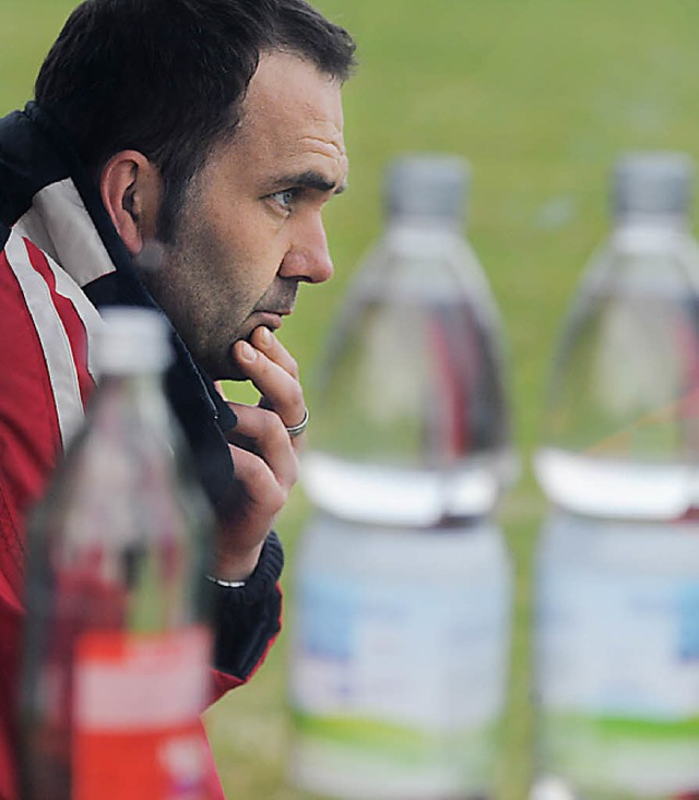 Flasche leer? St. Mrgens Trainer Holg...rsthorn sieht seine Elf am Scheideweg.  | Foto: seeger