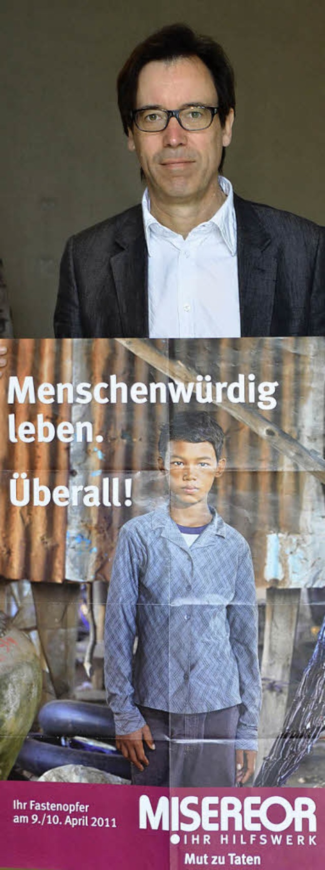 Arno Dietsche mit dem Misereor-Plakat zum Fastenopfer.   | Foto: Weber