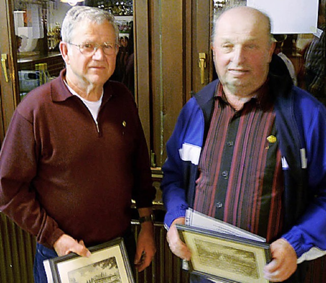 Ernst Schillinger und Fritz Giesin wurden zu Ehrenmitgliedern ernannt.  | Foto: Sebastian Strub