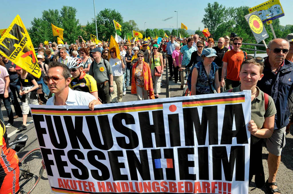 Atomkraftgegner demonstrieren bei Breisach.