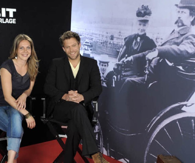 Felicitas Woll und Ken Ducken spielen Bertha und Carl Benz.   | Foto: Iris Rothe/Hubert Burda Media