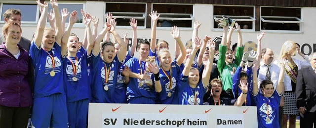 Bezirkspokal Finale Damen 2011Oedsbach vs. Niederschopfheim  | Foto: Peter Aukthun-Grmer