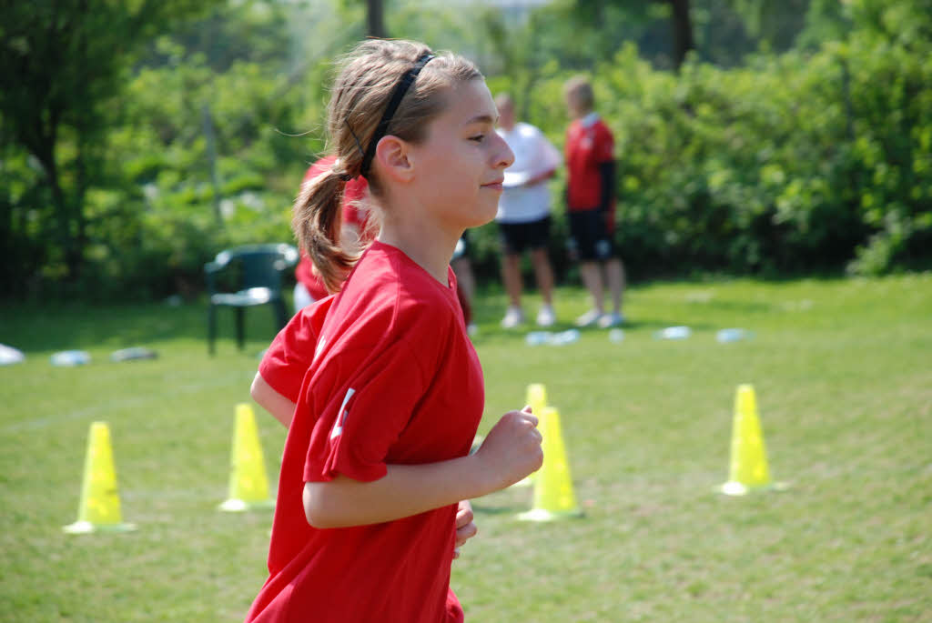 SC Freiburg sucht beim Mdchen-Fuballtag auch nach Talenten