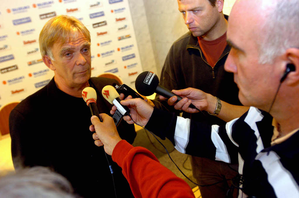 Volker Finke bei seiner letzten Pressekonferenz am 18. Mai 2007.