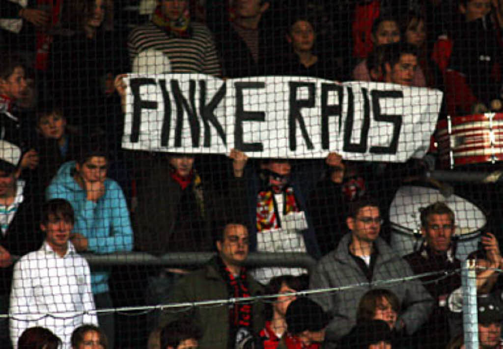 Aber auch das gab es schon immer: Finke-Gegner, so wie hier beim Heimspiel gegen Offenbach am 26. November 2006.