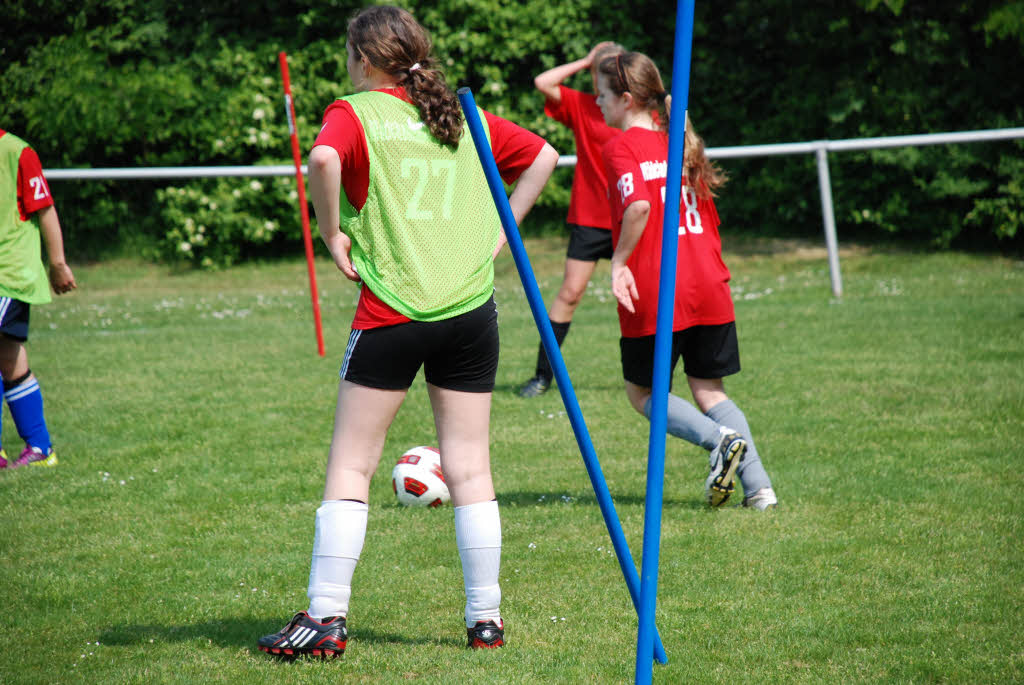 SC Freiburg sucht beim Mdchen-Fuballtag auch nach Talenten