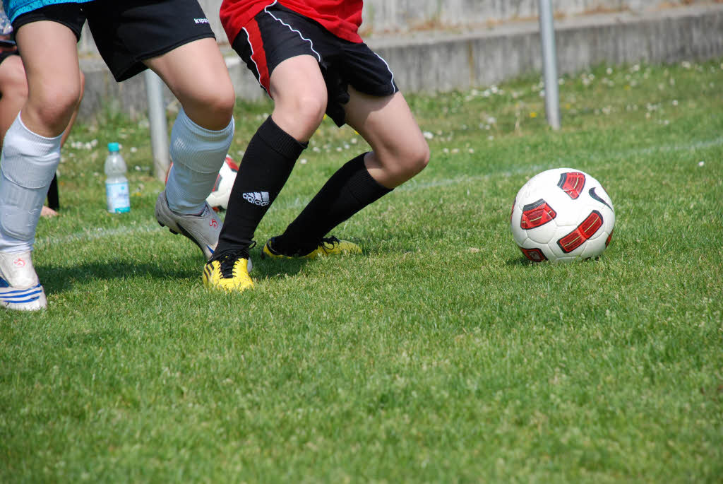 SC Freiburg sucht beim Mdchen-Fuballtag auch nach Talenten